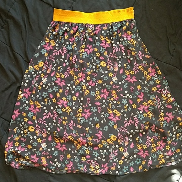 LuLaRoe Dresses & Skirts - 🌼CLEARANCE🌼Small LuLaRoe Lola Skirt